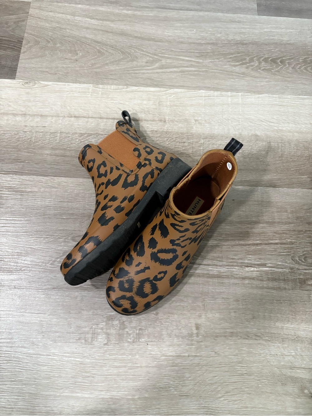 Hunter Black & Tan Rubber Leopard print Sole Chelsea Boots